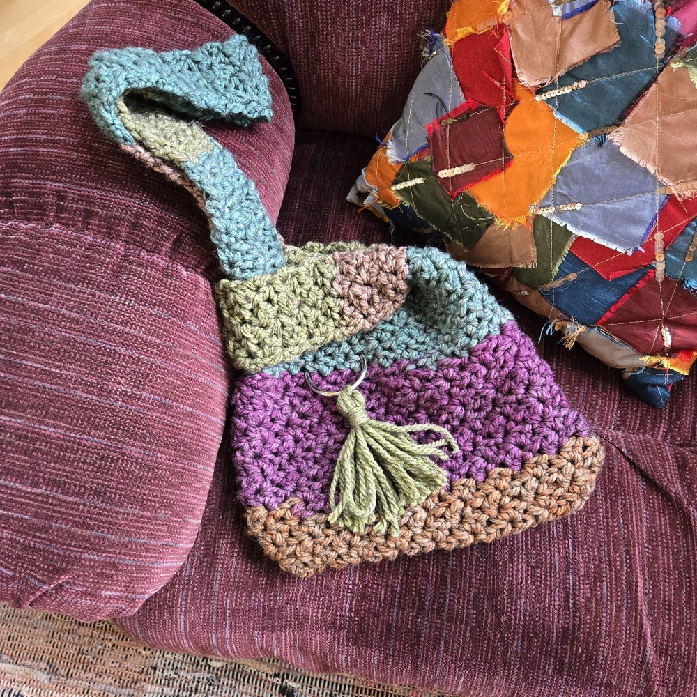 🧶 Hand-Crocheted Japanese Knot Bag – Multicolor Sling Style